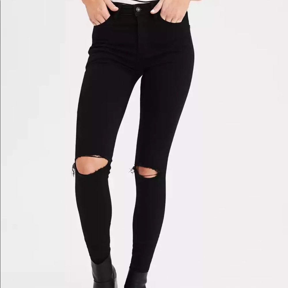 Ripped knee jeans